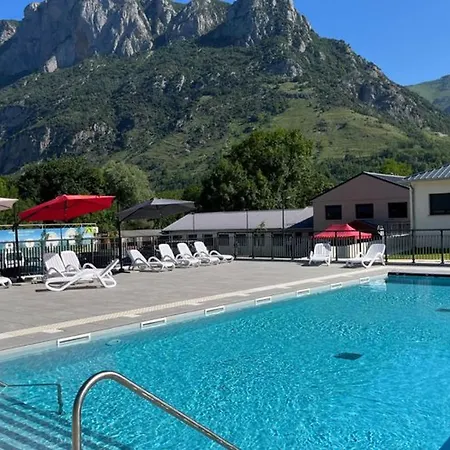 אתר קמפינג Mitoyen Avec Terrasse Pour 4 Personnes - Api-1-52-198 *