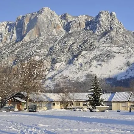 אתר קמפינג Mitoyen Avec Terrasse Pour 4 Personnes - Api-1-52-198 *