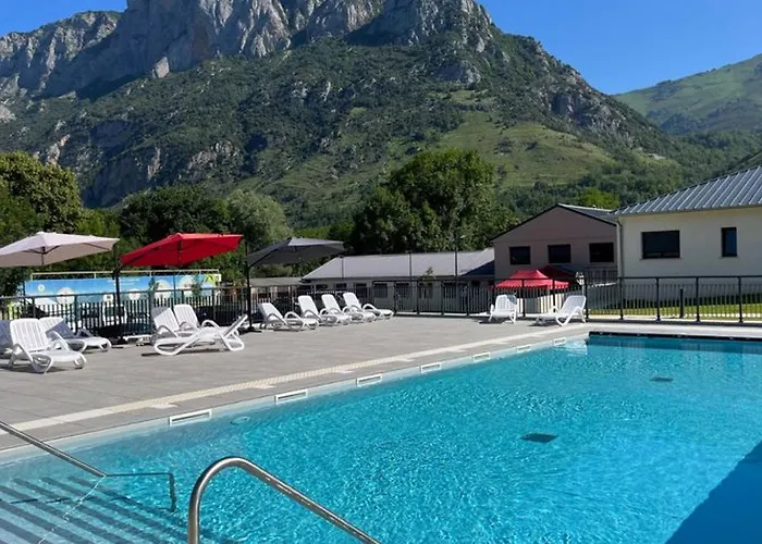 Campingplatz Mitoyen Avec Terrasse Pour 4 Personnes - Api-1-52-198 *